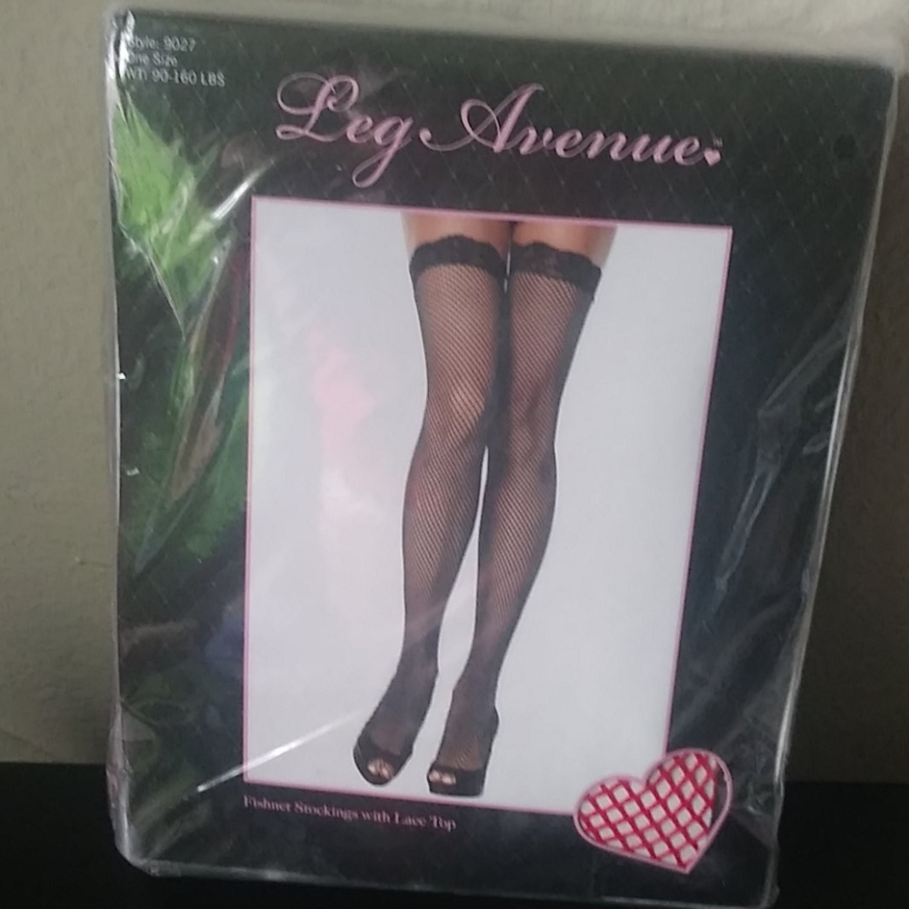 A 6 pack of Woman fishnet stockings with lace top